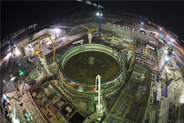 1454311461773091632.jpg 2015年9月,灯光下的“华龙一号”5号机组.jpg